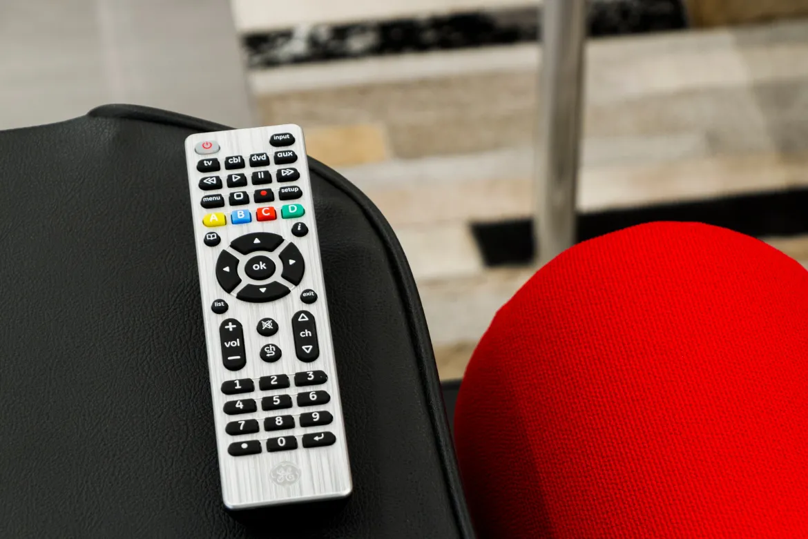 GE 4-Device Universal Remote, Brushed Silver