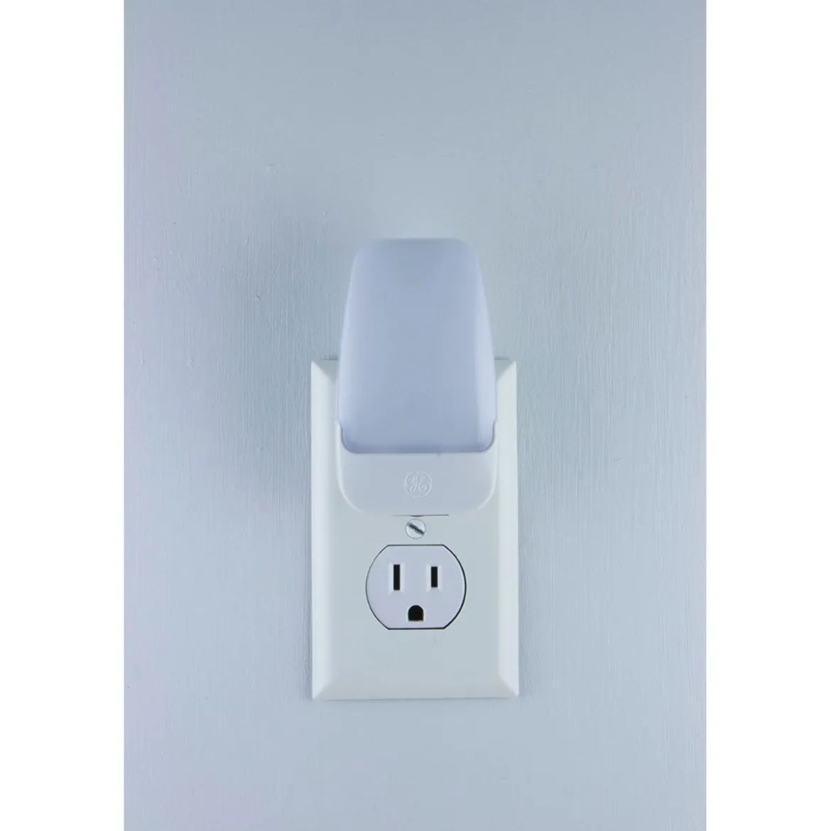 GE Light Sensing LED Night Light, White