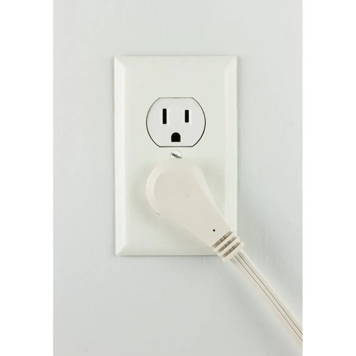 GE 3-Outlet 8ft. Indoor Extension Cord with Right-Angle Plug, White