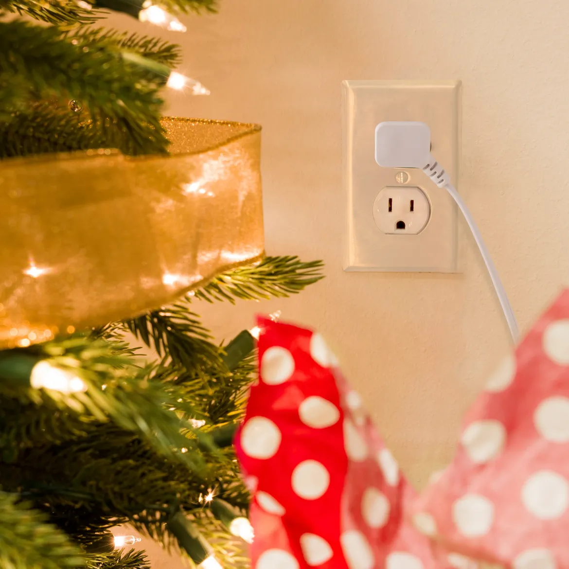 Philips 3-Outlet Polarized Extension Cord, 15ft., White