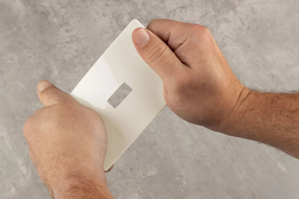 UltraPro Screwless Toggle Switch Wallplate, Light Almond